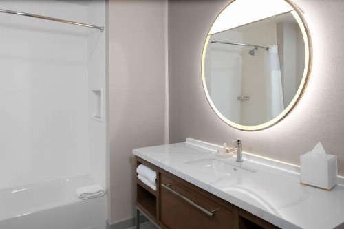 Courtyard by Marriott Thomasville Downtown - image 4