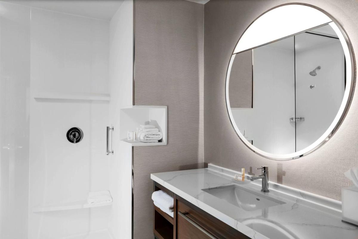 Courtyard by Marriott Thomasville Downtown - image 7