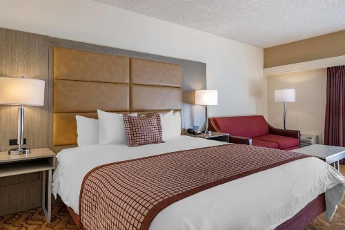 Best Western Plus Thousand Oaks Inn - image 24