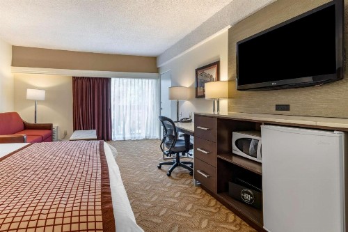 Best Western Plus Thousand Oaks Inn - image 25