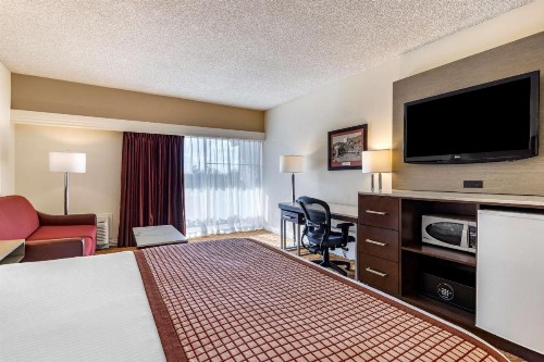 Best Western Plus Thousand Oaks Inn - image 28