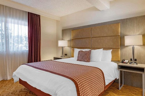 Best Western Plus Thousand Oaks Inn - image 31
