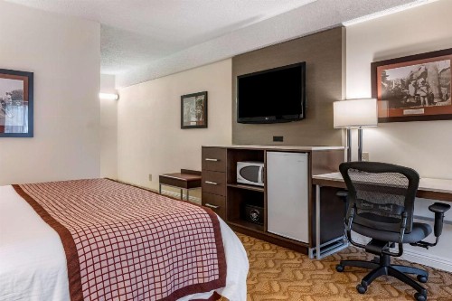 Best Western Plus Thousand Oaks Inn - image 39