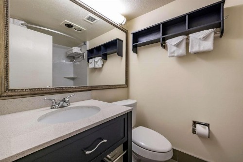 Best Western Plus Thousand Oaks Inn - image 42