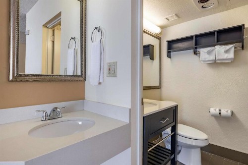 Best Western Plus Thousand Oaks Inn - image 43