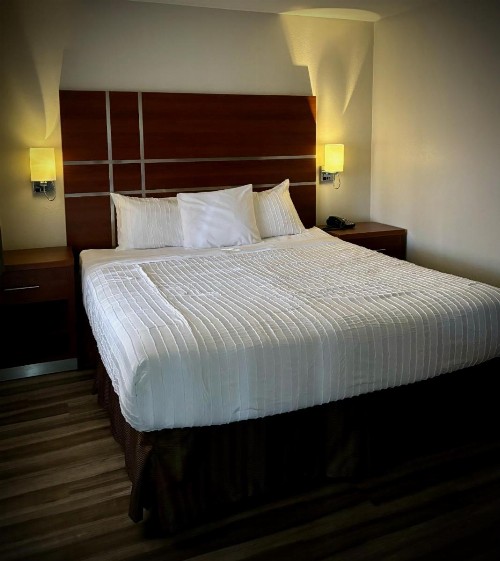 Western Holiday Lodge - image 10