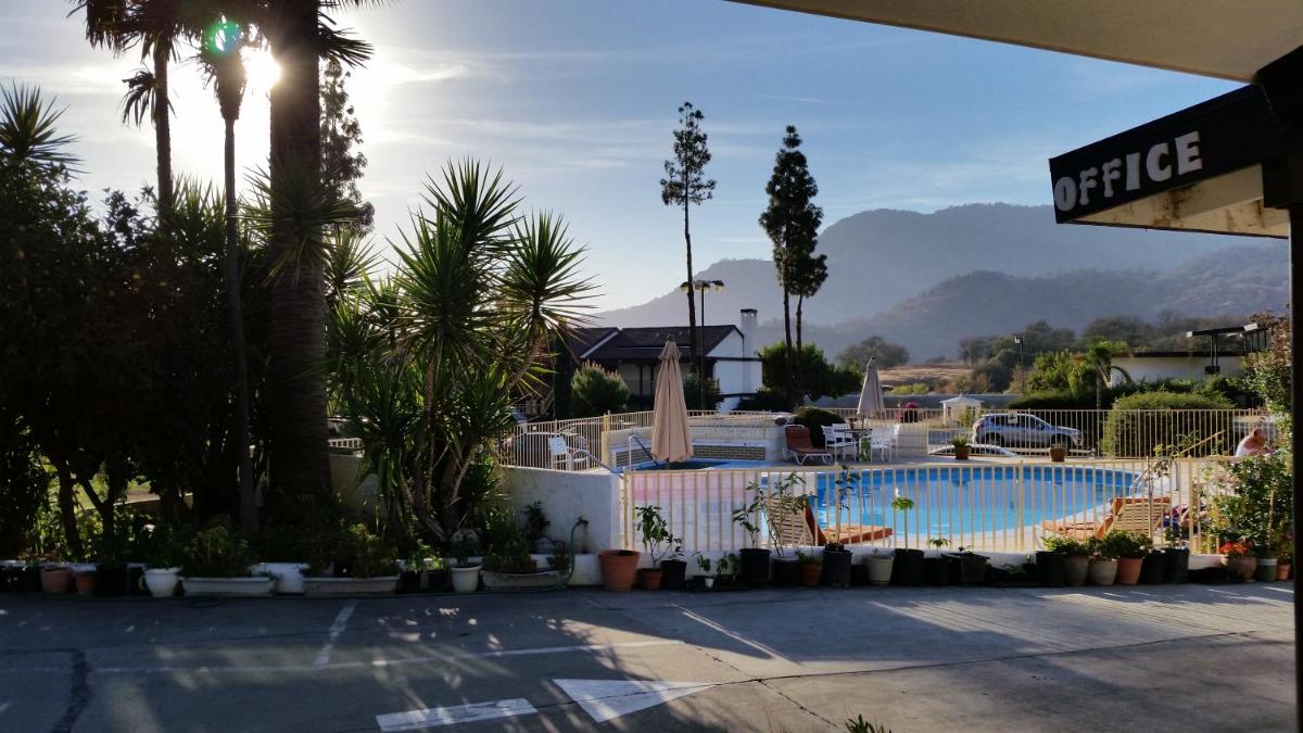 Western Holiday Lodge - image 4