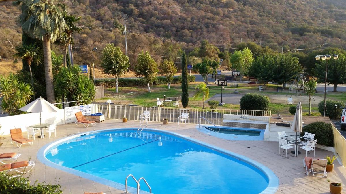 Western Holiday Lodge - image 5