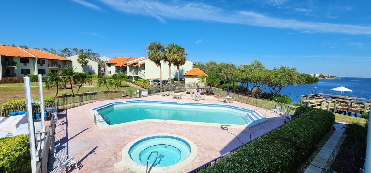 Holiday Island A8 Tierra Verde Island - image 2