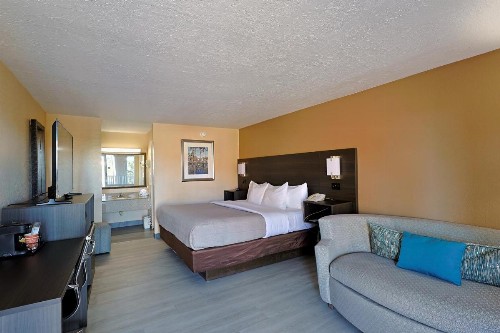 Quality Inn Kennedy Space Center - image 13