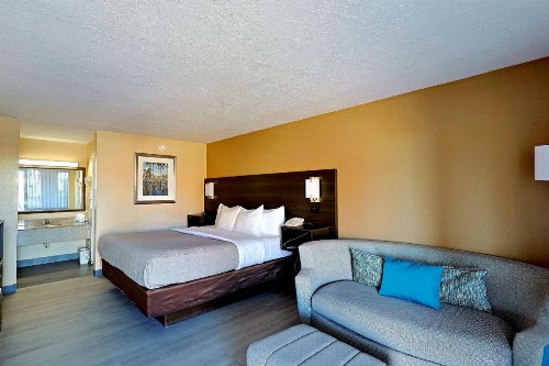 Quality Inn Kennedy Space Center - image 16