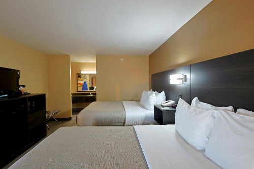Quality Inn Kennedy Space Center - image 2