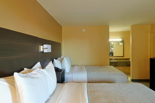 Quality Inn Kennedy Space Center - image 20