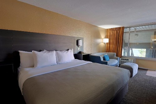 Quality Inn Kennedy Space Center - image 38
