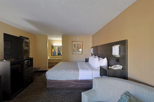 Quality Inn Kennedy Space Center - image 45