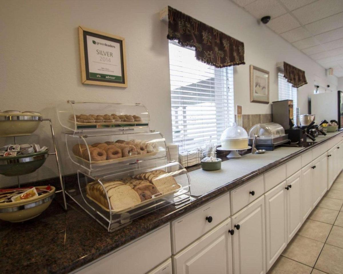 Quality Inn Kennedy Space Center - image 6