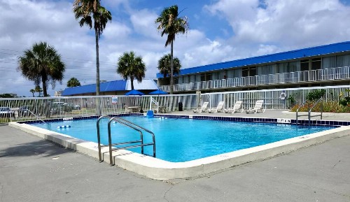 Days Inn by Wyndham Titusville Kennedy Space Center - image 22