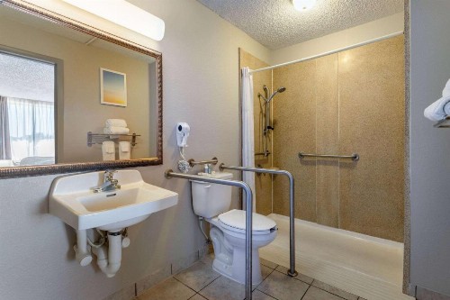 Days Inn by Wyndham Titusville Kennedy Space Center - image 8