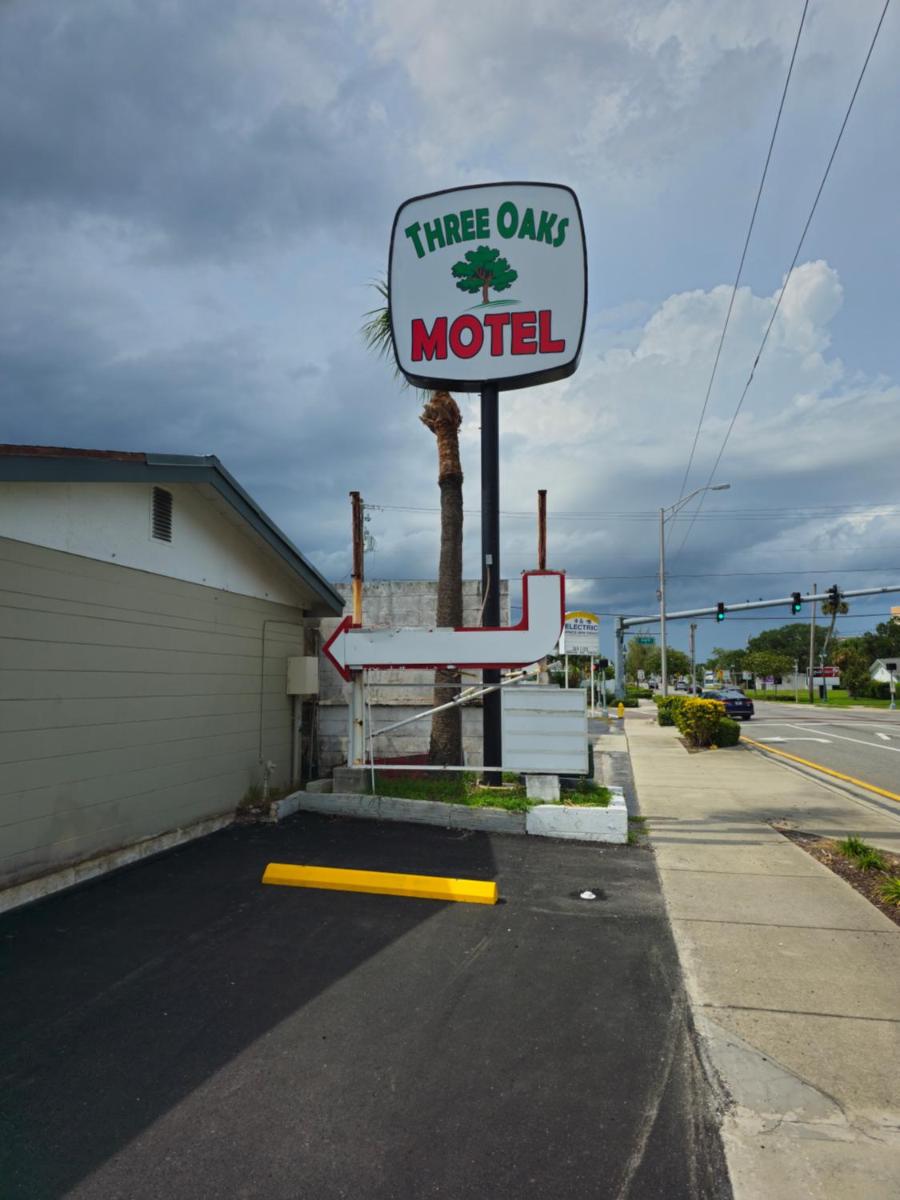 Three Oaks Motel - Titusville - main image