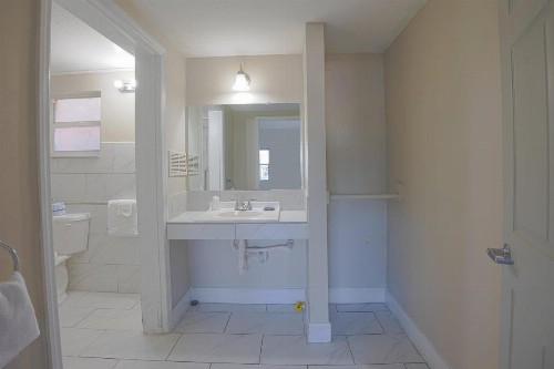 Budget Motel - Titusville - image 16