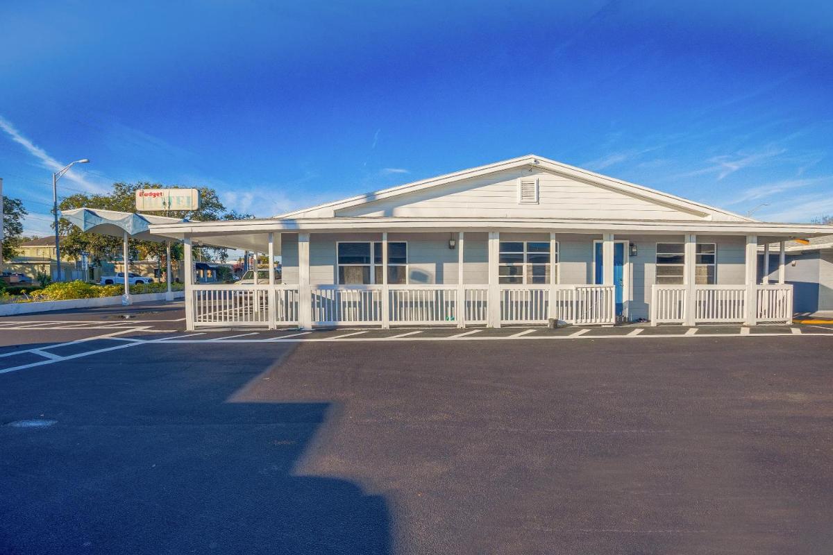 Budget Motel - Titusville - image 2
