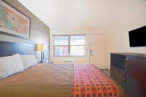 Budget Motel - Titusville - image 35