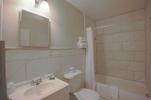 Budget Motel - Titusville - image 38