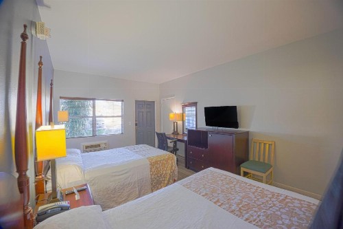 Budget Motel - Titusville - image 8