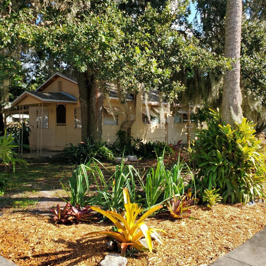 1 Beige Cozy Bungalow and 1 White Cozy Efficiency Cottage in Titusville - main image
