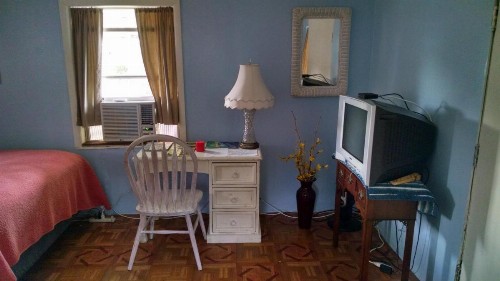 1 Beige Cozy Bungalow and 1 White Cozy Efficiency Cottage in Titusville - image 11