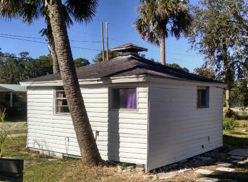1 Beige Cozy Bungalow and 1 White Cozy Efficiency Cottage in Titusville - image 26