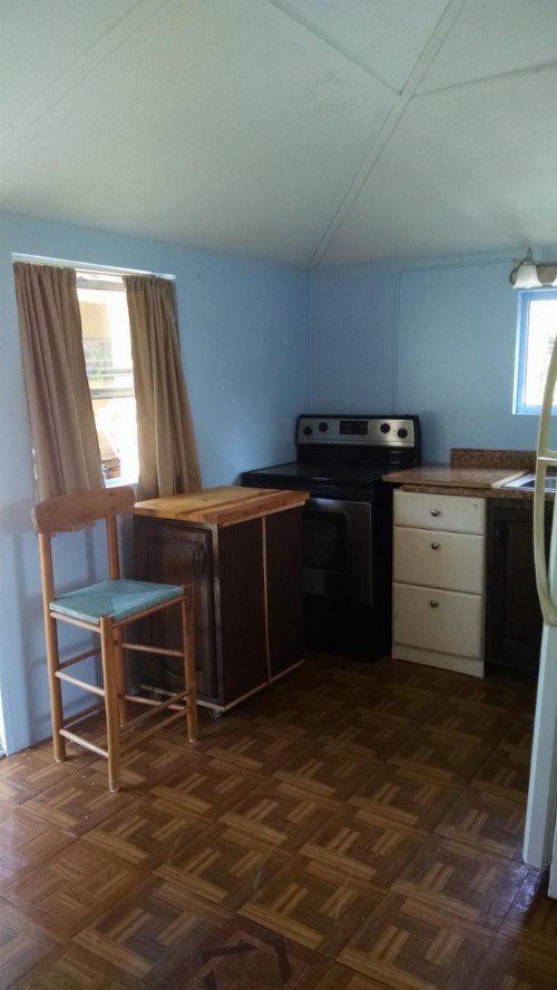 1 Beige Cozy Bungalow and 1 White Cozy Efficiency Cottage in Titusville - image 29