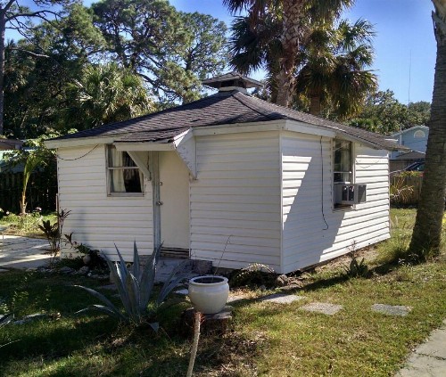 1 Beige Cozy Bungalow and 1 White Cozy Efficiency Cottage in Titusville - image 33
