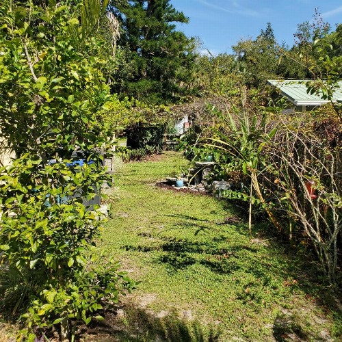 1 Beige Cozy Bungalow and 1 White Cozy Efficiency Cottage in Titusville - image 34