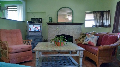 1 Beige Cozy Bungalow and 1 White Cozy Efficiency Cottage in Titusville - image 36