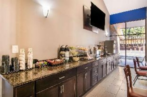 Toccoa Inn & Suites - image 4