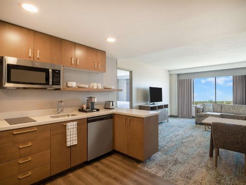 Park Inn by Radisson Toledo OH - image 11