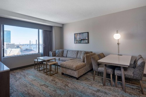 Park Inn by Radisson Toledo OH - image 32