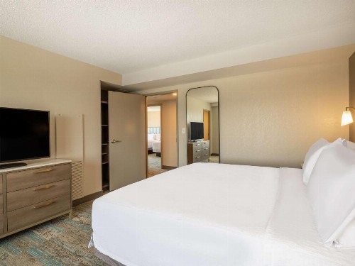 Park Inn by Radisson Toledo OH - image 40