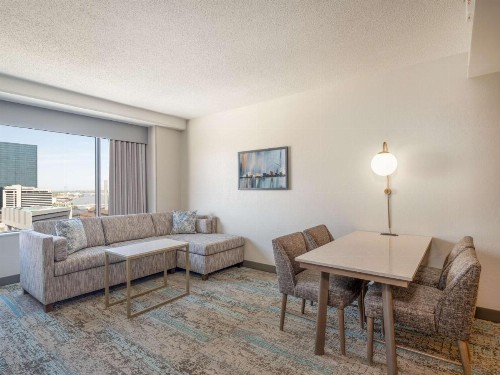 Park Inn by Radisson Toledo OH - image 9