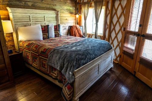 Lake Nantahala-Smoky Mountain-Yurts - image 50
