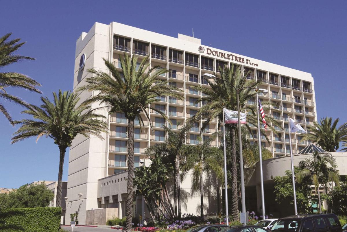 DoubleTree by Hilton Torrance - South Bay - image 2