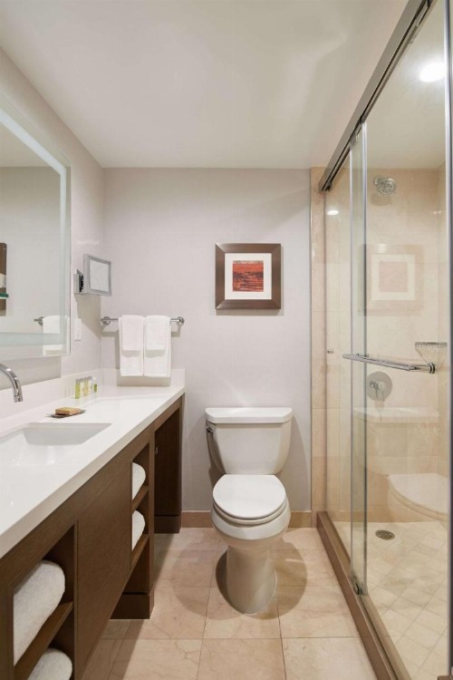 DoubleTree by Hilton Torrance - South Bay - image 18