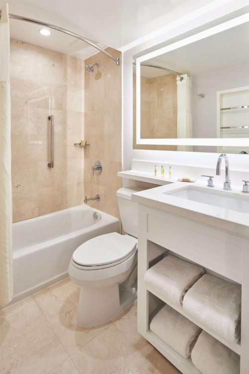 DoubleTree by Hilton Torrance - South Bay - image 25