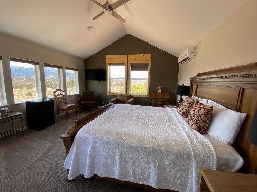 SkyRidge Inn - image 38