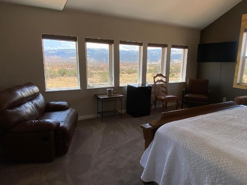 SkyRidge Inn - image 40