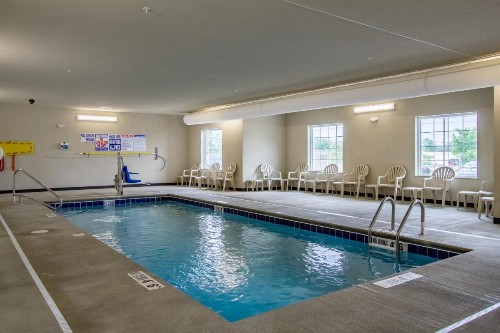 Cobblestone Hotel & Suites - Torrington - image 17