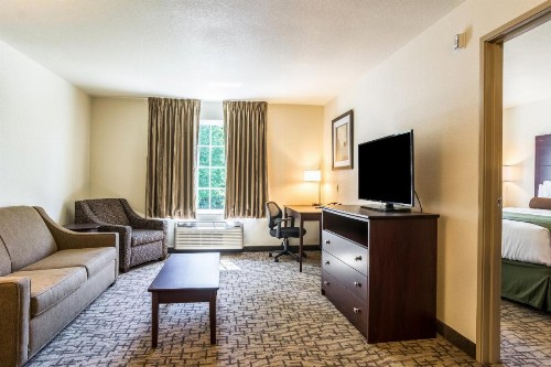 Cobblestone Hotel & Suites - Torrington - image 20