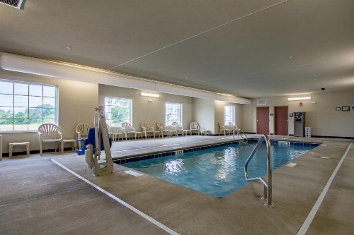 Cobblestone Hotel & Suites - Torrington - image 23
