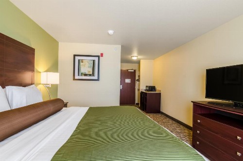 Cobblestone Hotel & Suites - Torrington - image 26